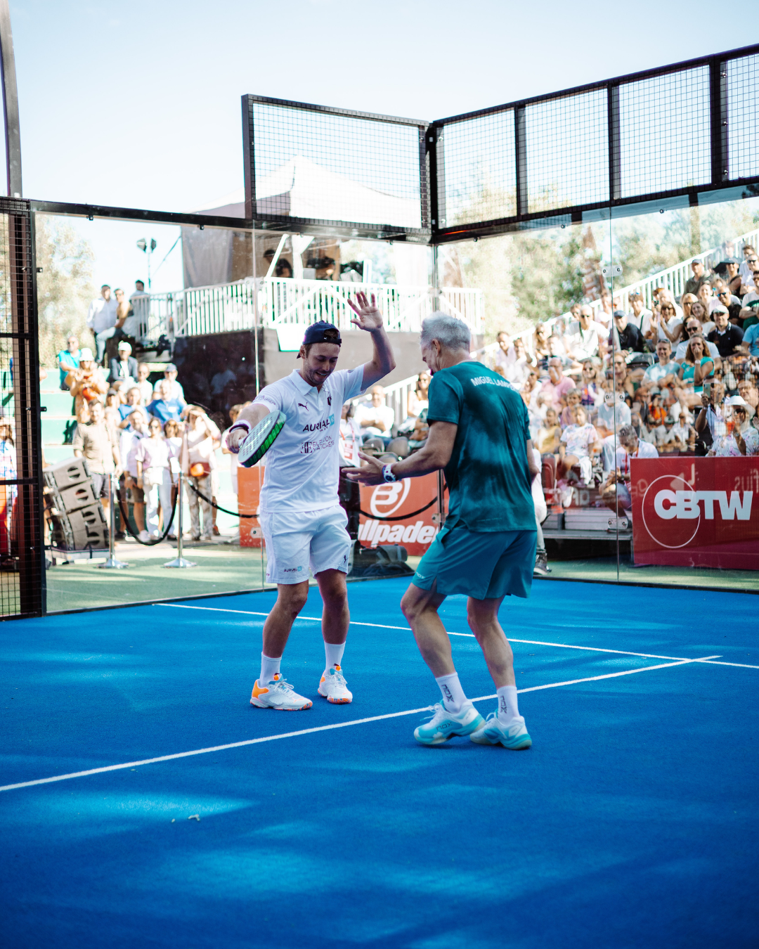 Lamperti and Bueno on central court in Knokke